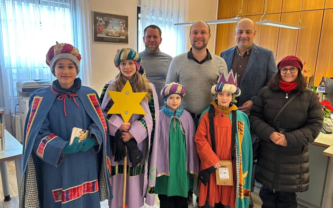 Besuch der Sternsinger im Gemeindeamt