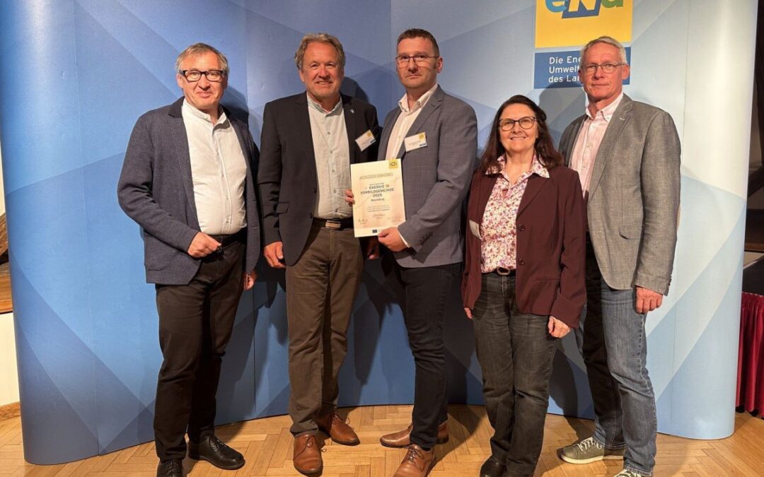 Bisamberg erhält Auszeichnung für 10 Jahre Vorbildgemeinde bei Energiebuchhaltung